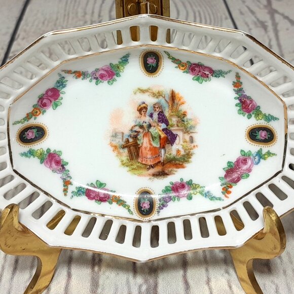 Porcelain Dish Germany Courting Couple Reticulated Lattice Trinket 5" Set Of 3 - Picture 2 of 16
